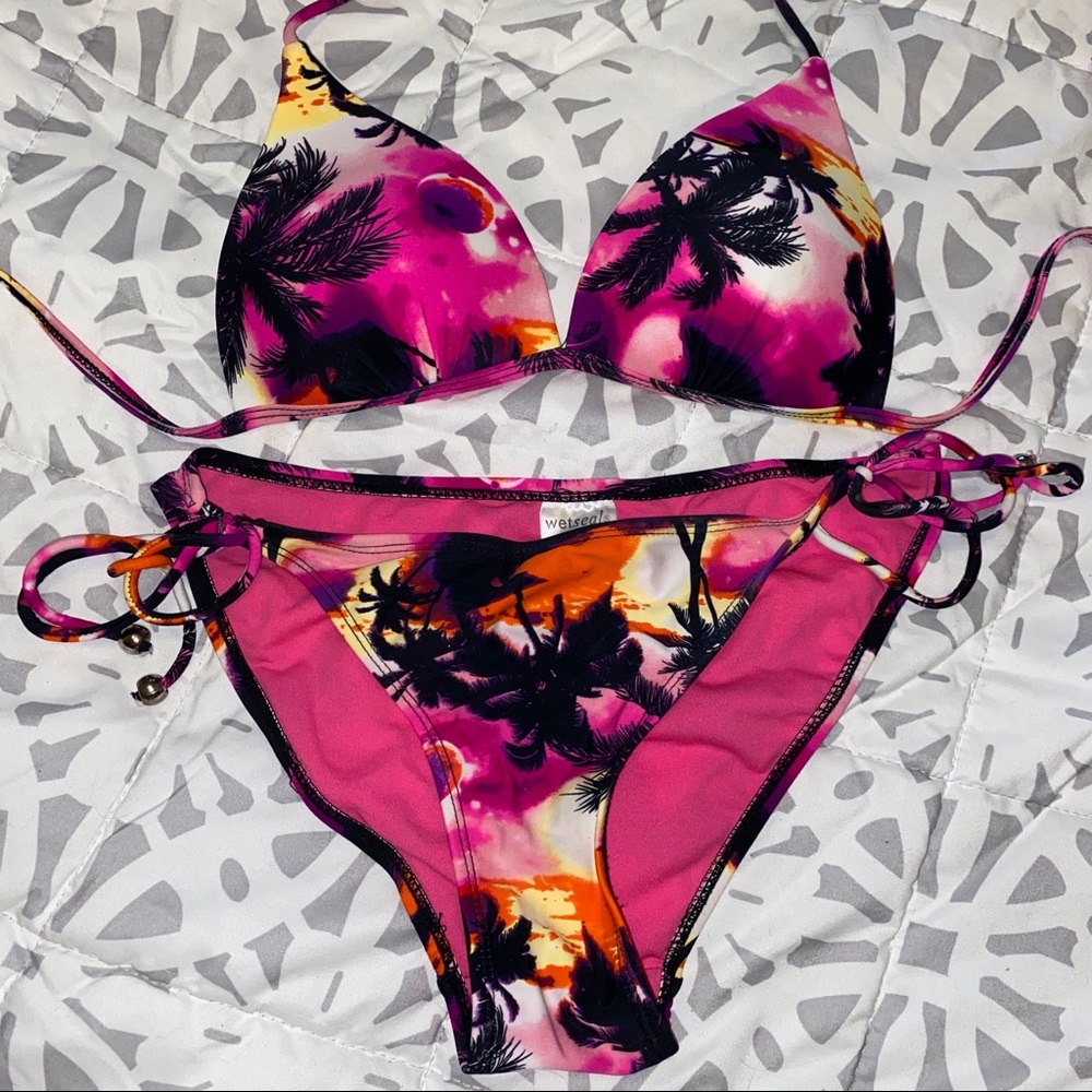 Hawaiian print bikini